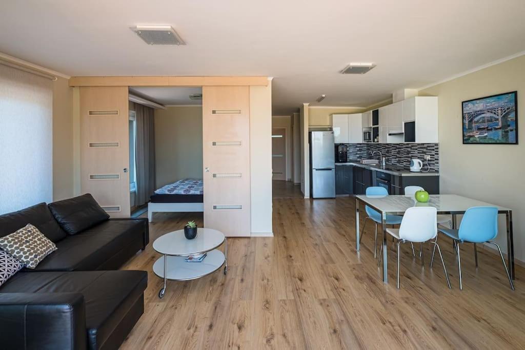 Hedon Brewery Apartments - 200 Meter To The Beach Balatonvilágos エクステリア 写真
